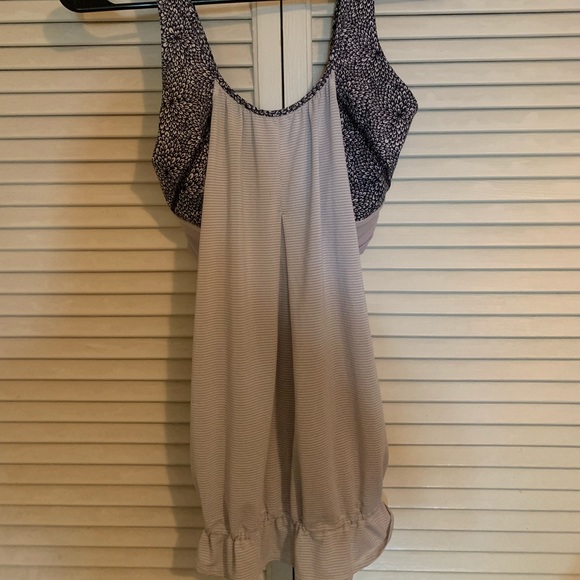Lululemon tank top size 4 - Picture 9 of 11